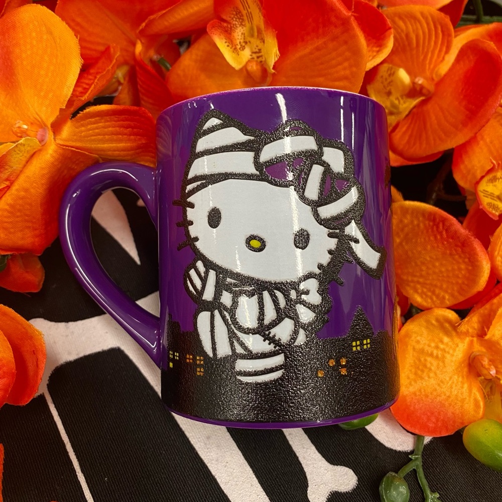 Hello Kitty Happy Halloween Mummy Glitter Coffee Mug Brand New